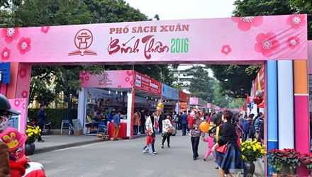 Hanoi opens its Books Street on New Year occasion - ảnh 1